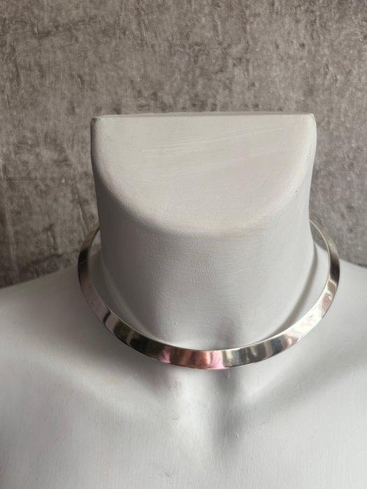 Zonder minimumprijs - Niels Erik From - Choker halsketting, Handtassen en Accessoires, Antieke sieraden
