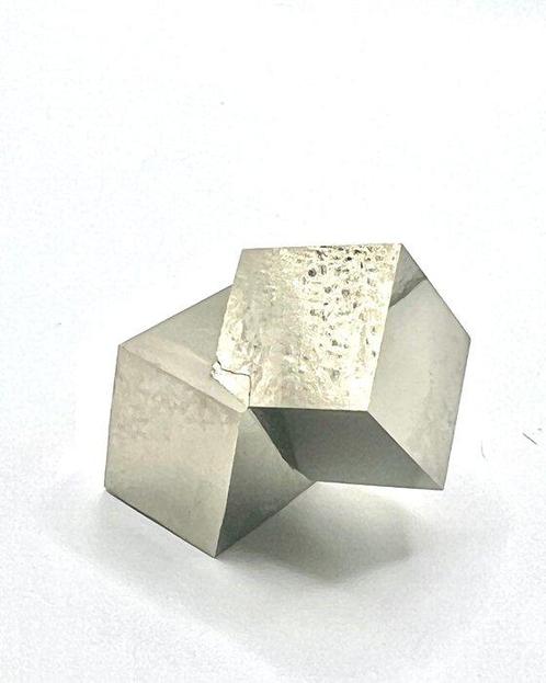 zonder bodemprijs - Wonderen stralende pyriet Kristalcluster, Verzamelen, Mineralen en Fossielen