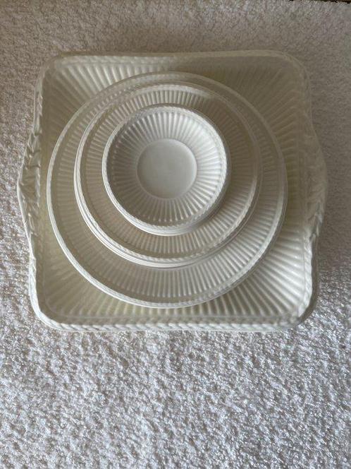 Wedgwood EDME - Service de table (16) - Porcelaine, Antiek en Kunst, Antiek | Meubels | Tafels