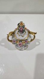 F. W. Wessel - Urne - Porcelaine dure (similaire à la, Antiek en Kunst