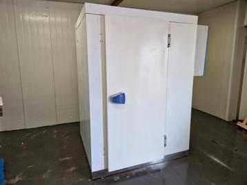Koelcel 146 x 116  x 200 cm stekker klaar beschikbaar voor biedingen