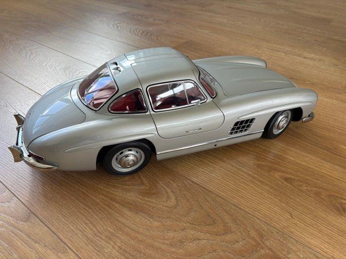 Agora Models 1:8 - Voiture miniature - Mercedes-Benz 300 SL, Hobby & Loisirs créatifs, Voitures miniatures | 1:5 à 1:12