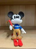 Mickey Mouse Skiing Figurine - artoyz / Leblon Delienne