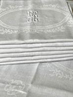 Frans tafellinnen. 7 Mooie oude servetten. Handgeborduurd, Antiek en Kunst, Antiek | Tapijten, Tafelkleden en Textiel