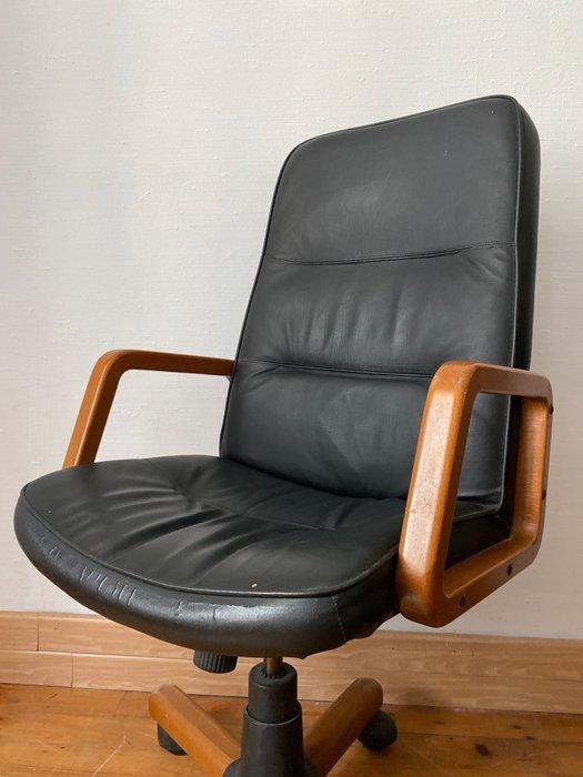 Fauteuil - Leder, Hout, Huis en Inrichting, Overige Huis en Inrichting