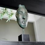 Sculpture, NO RESERVE PRICE - Maori Mask Sculpture on Stand