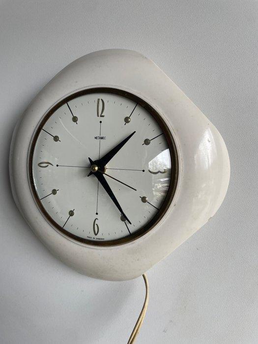Klok (2) - Bakeliet - 1950-1960 - 2 x Metamec clocks, Antiek en Kunst, Antiek | Wandborden en Tegels
