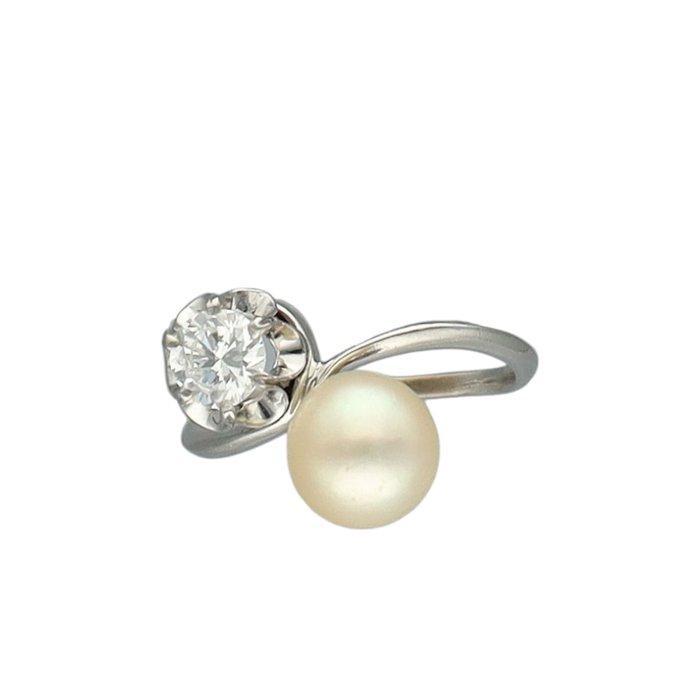 Ring Platina - 0.56ct. tw. Diamant (Natuurlijk) - Parel, Handtassen en Accessoires, Ringen