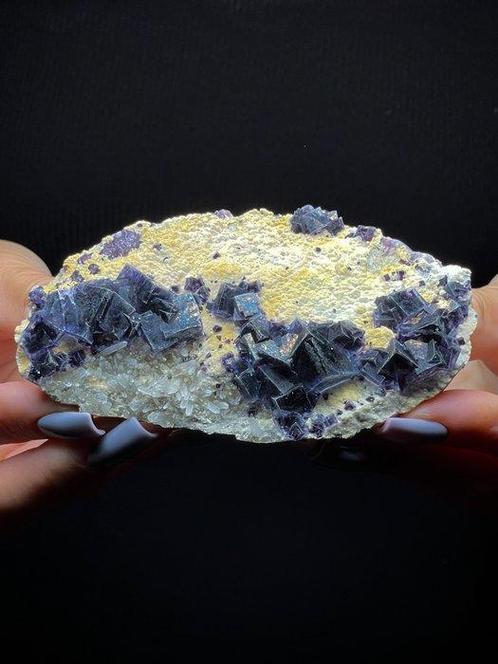 Prachtige indigo-blauwe Phantom FLUORITE & QUARTZ uit Yindu,, Verzamelen, Mineralen en Fossielen