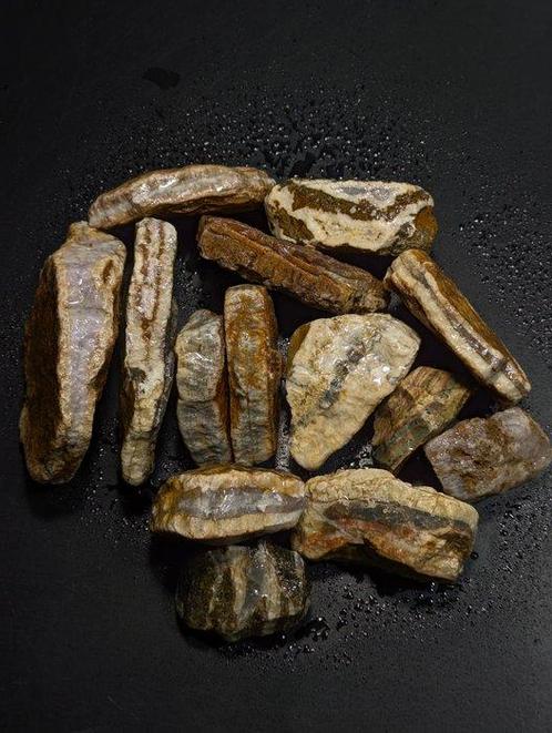 Lot exclusif de 13 agates brutes avec quartz et calcite,, Verzamelen, Mineralen en Fossielen