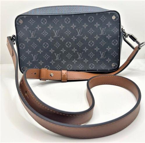 Louis Vuitton - Monogram Eclipse Trio Messenger - Shoulder - Catawiki