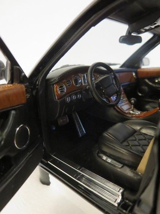 Minichamps 1:18 - Berline miniature - Bentley Arnage B -, Hobby en Vrije tijd, Modelauto's | 1:5 tot 1:12