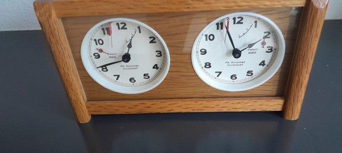 Koopman Dordrecht - Schaakspel - Koopman - eikenhout, Antiek en Kunst, Curiosa en Brocante