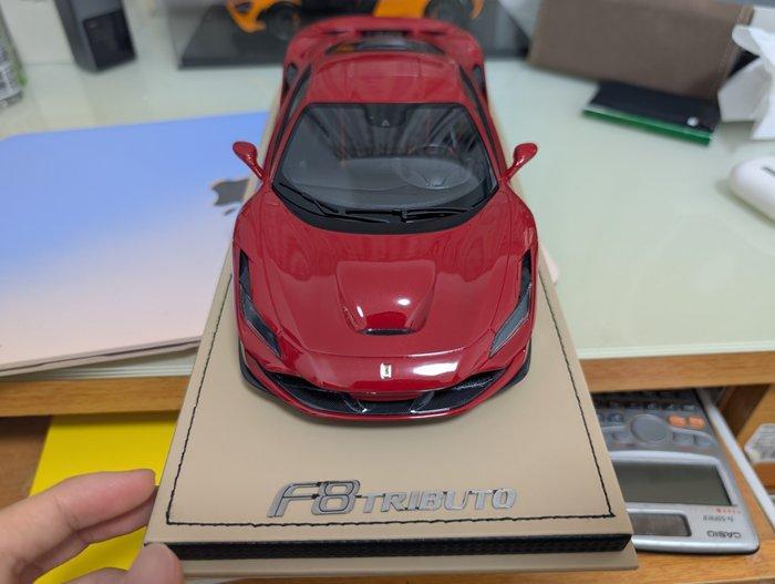 MR Collection 1:18 - Modelauto - Rosso Corsa Ferrari f8, Hobby en Vrije tijd, Modelauto's | 1:5 tot 1:12