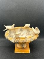 Vasque pour oiseaux - Albâtre - XXe siècle