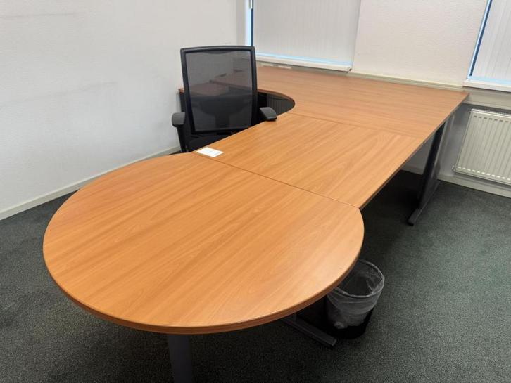 Online veiling: Brando, Red oak, Directiebureau, Huis en Inrichting, Bureaus, Gebruikt