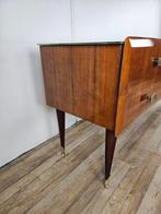 Commode - Meuble des années 50 en acajou et verre avec des, Antiek en Kunst