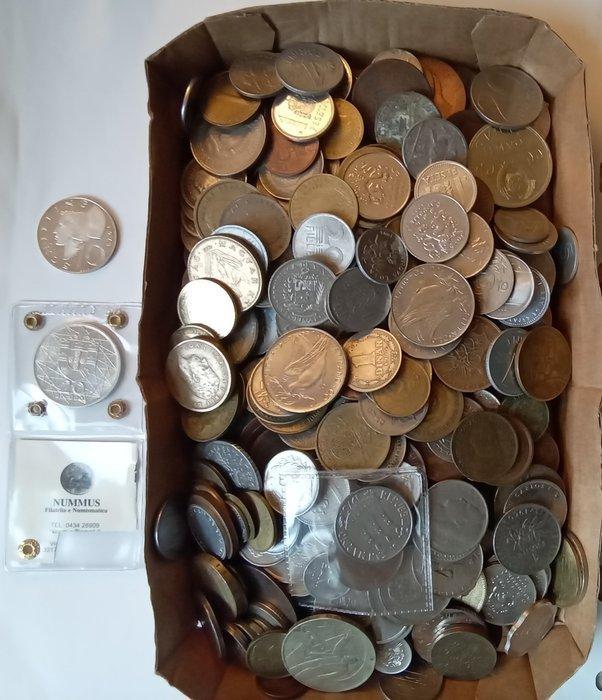Wereld. Lot of coins world, weighing 2 kg and N. 2 silver, Postzegels en Munten, Munten | Europa | Niet-Euromunten