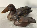 Beeldje - Lokeenden (2) - Hout