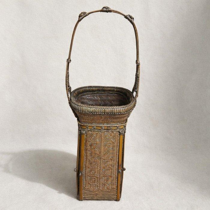 Hzan - Mand - Bamboe - ajiro-ami weven, Antiek en Kunst, Antiek | Overige Antiek