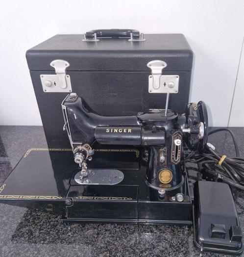 Singer 222K Featherweight Naaimachine - Bakeliet, Metaal, Antiek en Kunst, Kunst | Designobjecten