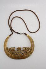 Collier en défense de sanglier - Dayak - Indonésie (Sans