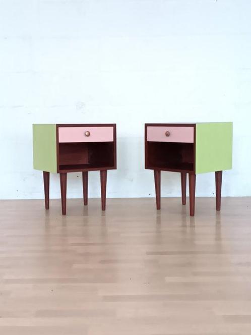 Nachtkastje (2) - Beuken, Mahonie, Antiek en Kunst, Kunst | Designobjecten