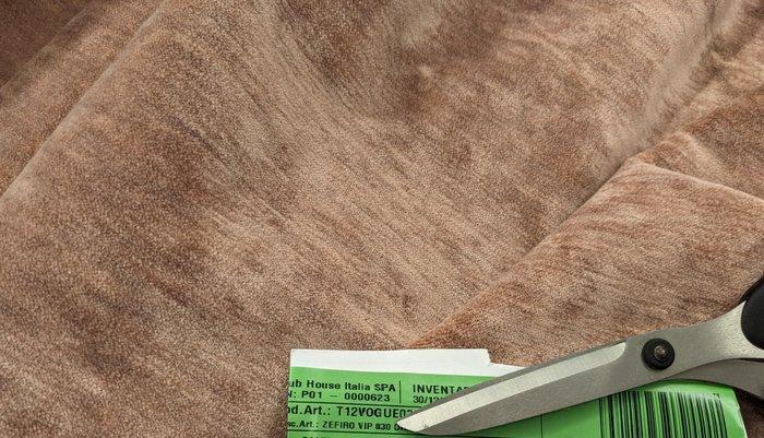 Fendi Casa Velluto in Seta Zefiro Vip Top by Luxury Living, Antiek en Kunst, Antiek | Tapijten, Tafelkleden en Textiel