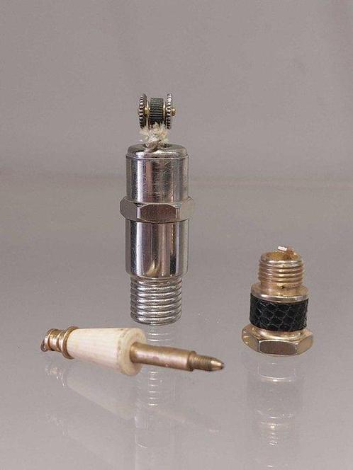 Bosch - Briquet - Laiton - (2), Antiek en Kunst, Antiek | Wandborden en Tegels