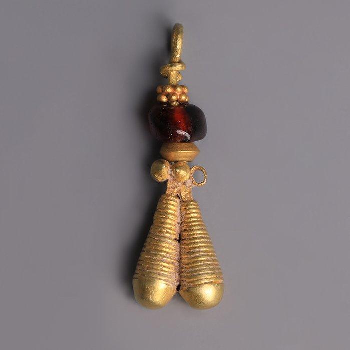 West-Aziatisch Goud Hanger met granaat, Antiek en Kunst, Antiek | Overige Antiek