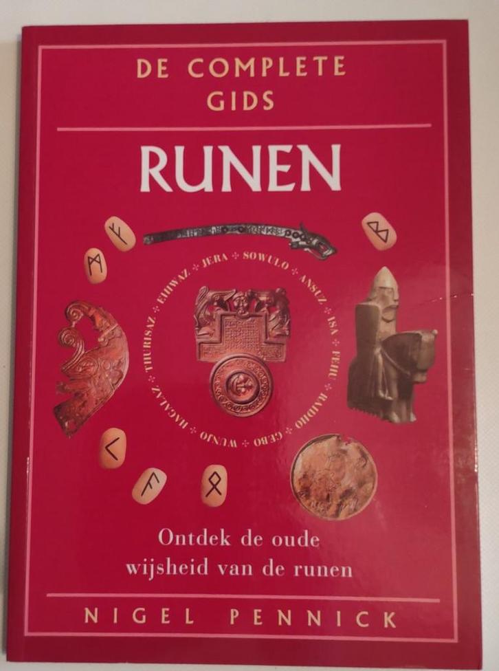 De complete gids runen 9783829079358 Nigel Pennick, Boeken, Woordenboeken, Zo goed als nieuw, Verzenden