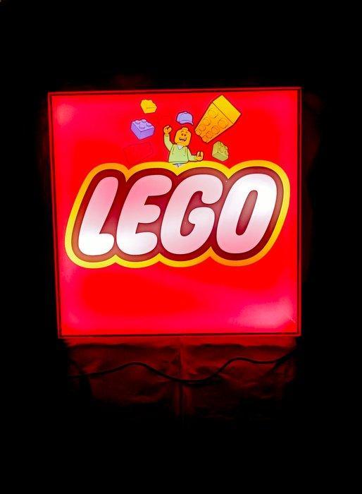 Lichtreclame LEGO origineel – Plexiglas – iconisch ontwerp –, Kinderen en Baby's, Speelgoed | Duplo en Lego