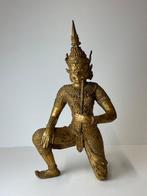 figurine gardienne agenouillée dorée à lor - Rattanakosin -, Antiek en Kunst