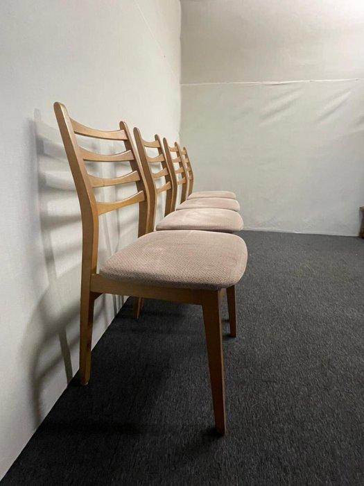 Stoel - Eik - Vier vintage stoelen, Antiek en Kunst, Kunst | Designobjecten