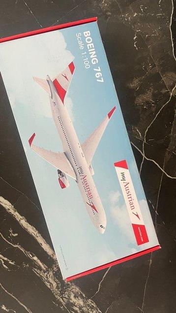 Lupa 1:100 - Avion miniature - Austrian Airlines Boeing