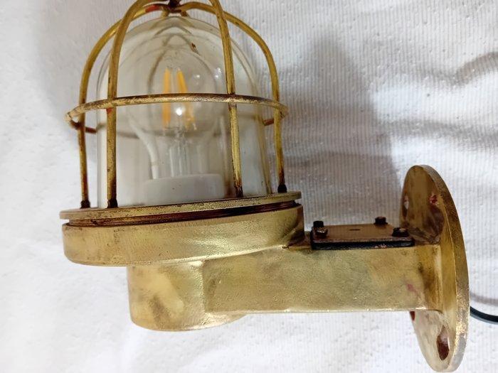 Lamp (2) - Maritiem zwaar belastbaar licht en schakelaar -, Antiek en Kunst, Antiek | Wandborden en Tegels