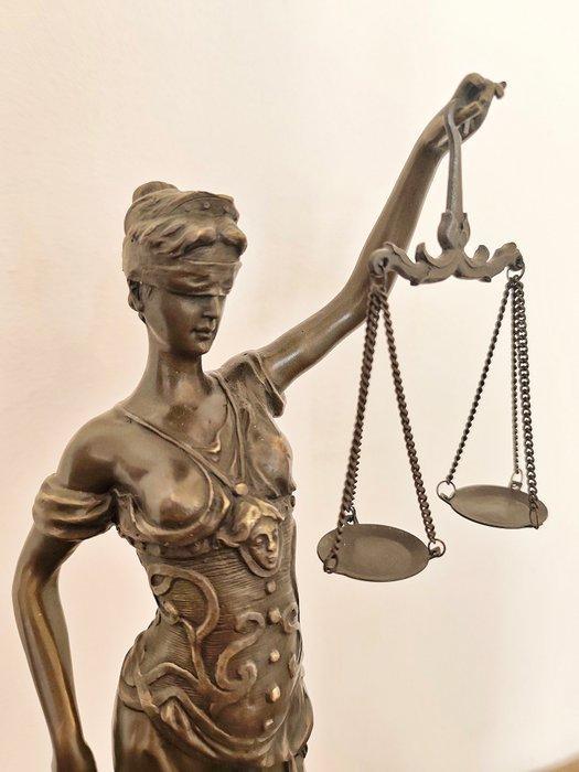 sculptuur, Bronze signé Mayer – Thémis déesse de la Justice,, Antiek en Kunst, Curiosa en Brocante