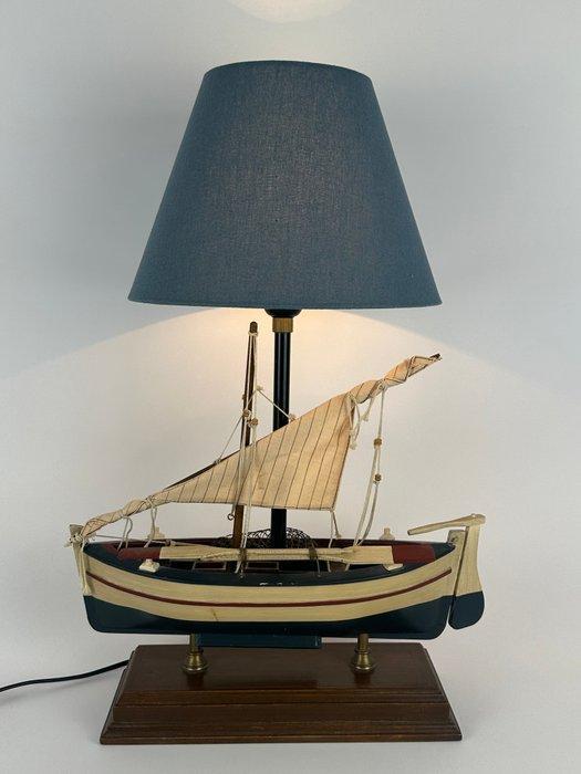 Tafellamp - Hout, Messing, Textiel - Zeilende scheepslamp, Antiek en Kunst, Curiosa en Brocante