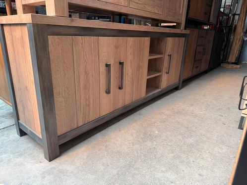 Bardolino dressoir, kleur barley, Huis en Inrichting, Kasten | Dressoirs, Nieuw, Metaal, Overige materialen