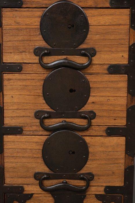 tentenkast - Iron, Kiri (paulownia) hout - Japan -, Antiek en Kunst, Antiek | Overige Antiek