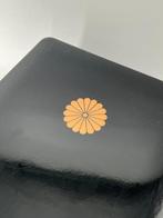 Doos - Goud-Makie zestienbladige chrysanthemum patroon, Antiek en Kunst