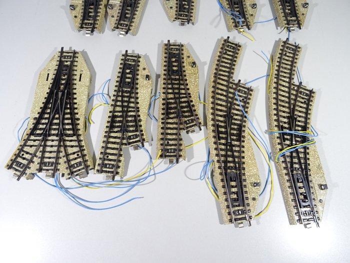 Märklin H0 - Modeltreinsporen (10) - 10 elektrische wissels, Hobby en Vrije tijd, Modeltreinen | H0