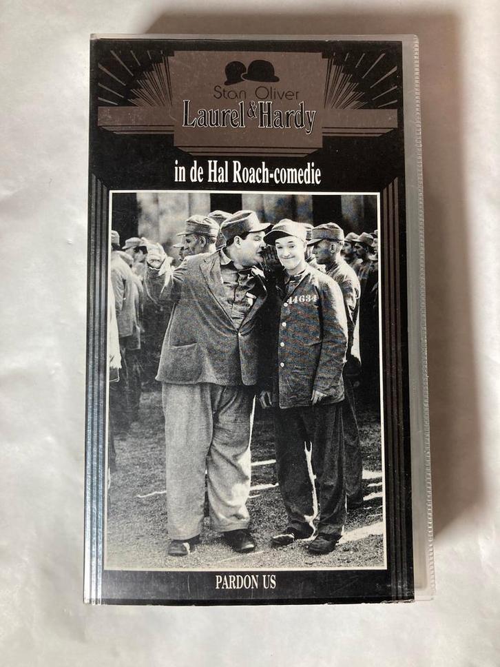 LAUREL & HARDY IN DE HAL ROACH-COMEDIES PARDON US (VHS), Cd's en Dvd's, VHS | Film, Gebruikt