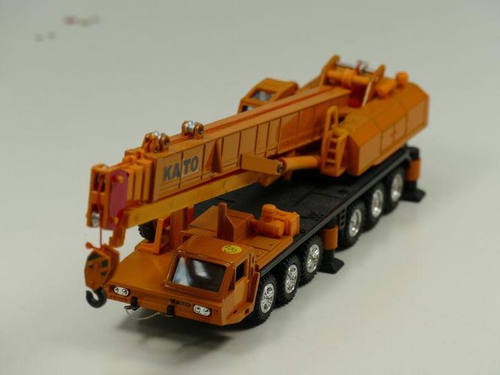 Schaal 1:50 Shinsei 605 Kato NK 800 #923 (Hijskraanmodellen), Hobby en Vrije tijd, Modelauto's | 1:50, Overige typen, Gebruikt