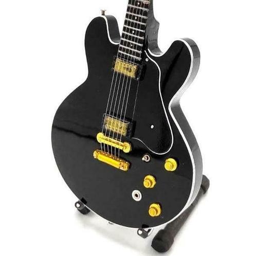 Miniatuur Gibson Lucille gitaar met gratis standaard, Verzamelen, Film en Tv, Beeldje, Replica of Model, Nieuw, Verzenden