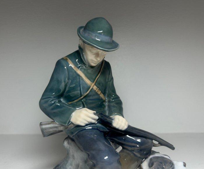 Royal Copenhagen - Beeldje - Hunter with Dog, Christian, Antiek en Kunst, Antiek | Glaswerk en Kristal