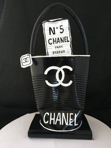 Norman Gekko (XX-XXI) - Chanel Bag with N.5 Perfume (Limited