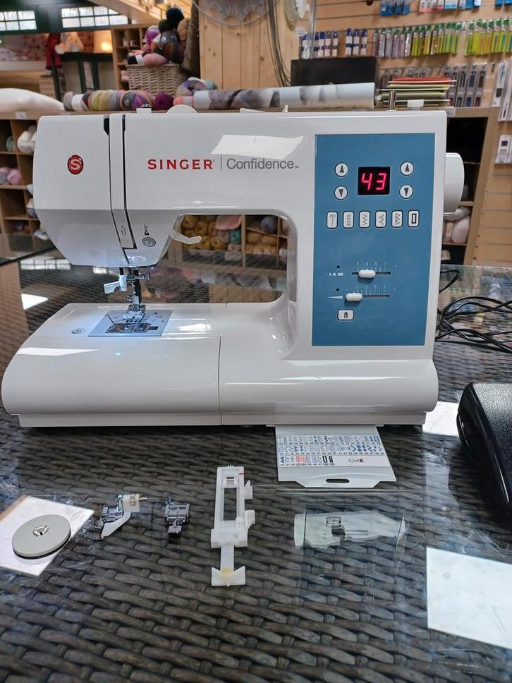 Singer Confidence 7465, Hobby en Vrije tijd, Naaimachines en Toebehoren, Naaimachine, Zo goed als nieuw, Ophalen of Verzenden