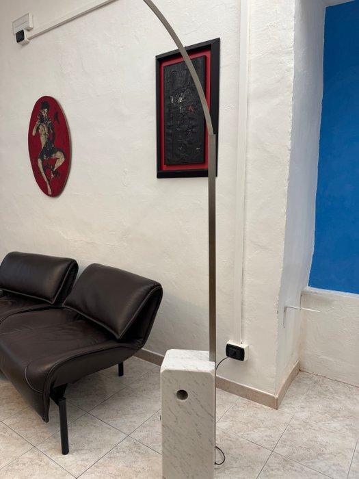 Flos - Achille Castiglioni - Gebogen vloerlamp - Arco -, Antiquités & Art, Antiquités | Éclairage