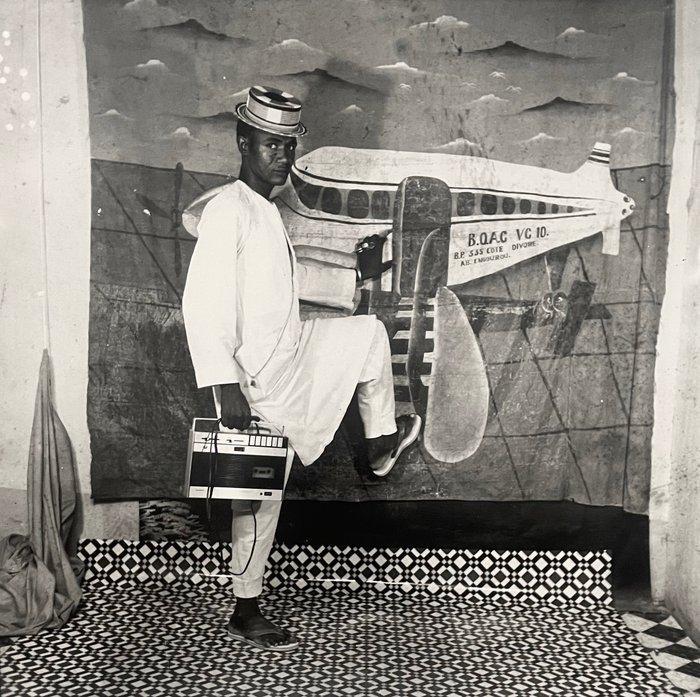 Sanlé Sory (1943–2023) - A laéroport pour Abidjan - 1975, Antiquités & Art, Art | Objets design